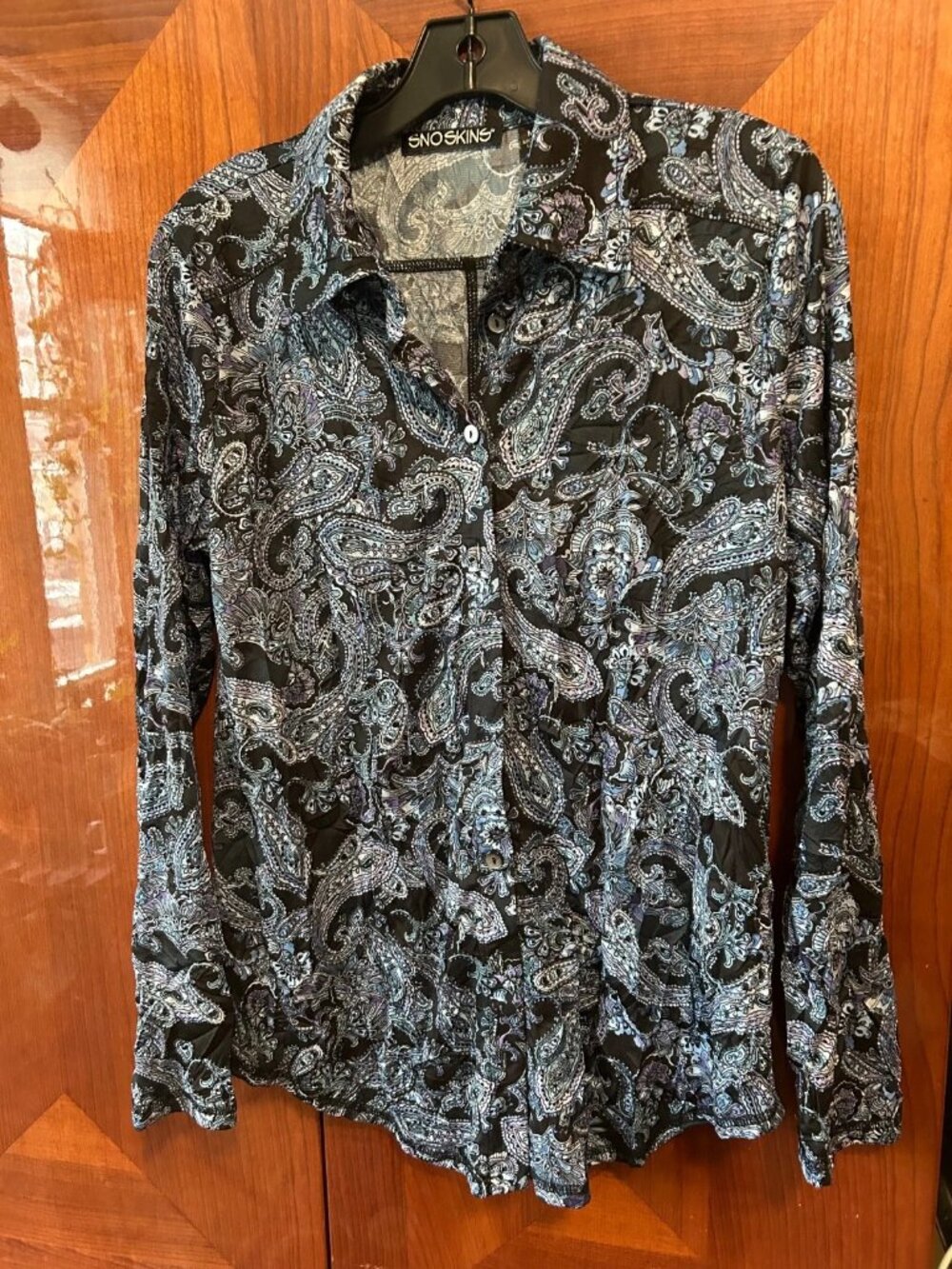 Snoskins button down crinkle top